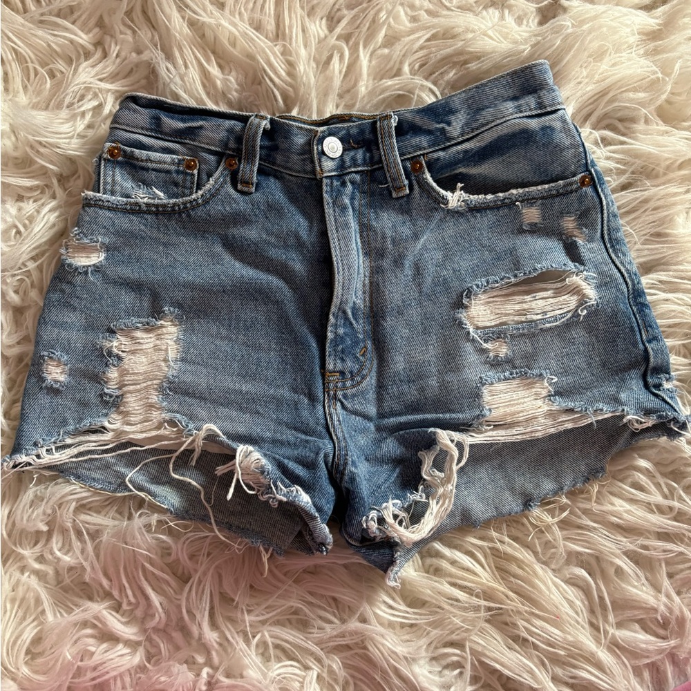 Abercrombie Annie High Rise Distressed Denim Shorts Size 26 / 2 - Picture 1 of 7